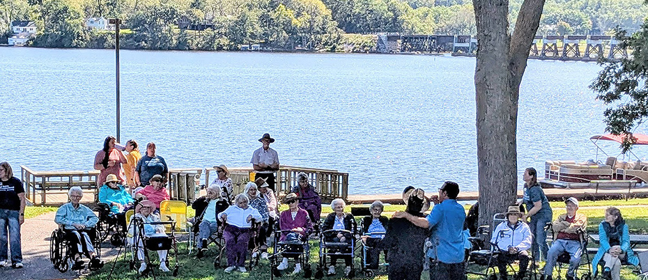 Meadow Ridge folks enjoyed music and pontoon rides on Lake Wisconsin.